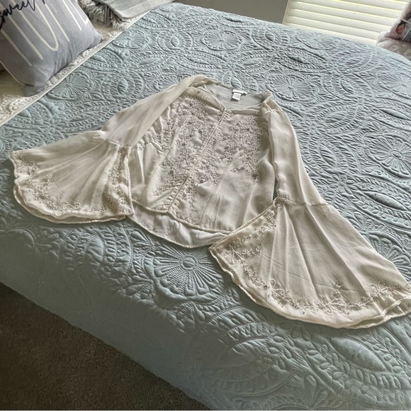 Newport News ladies, lovely silk blouse NWOT - Picture 11 of 15